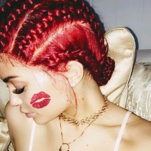 Meet your Posher, Mercedez